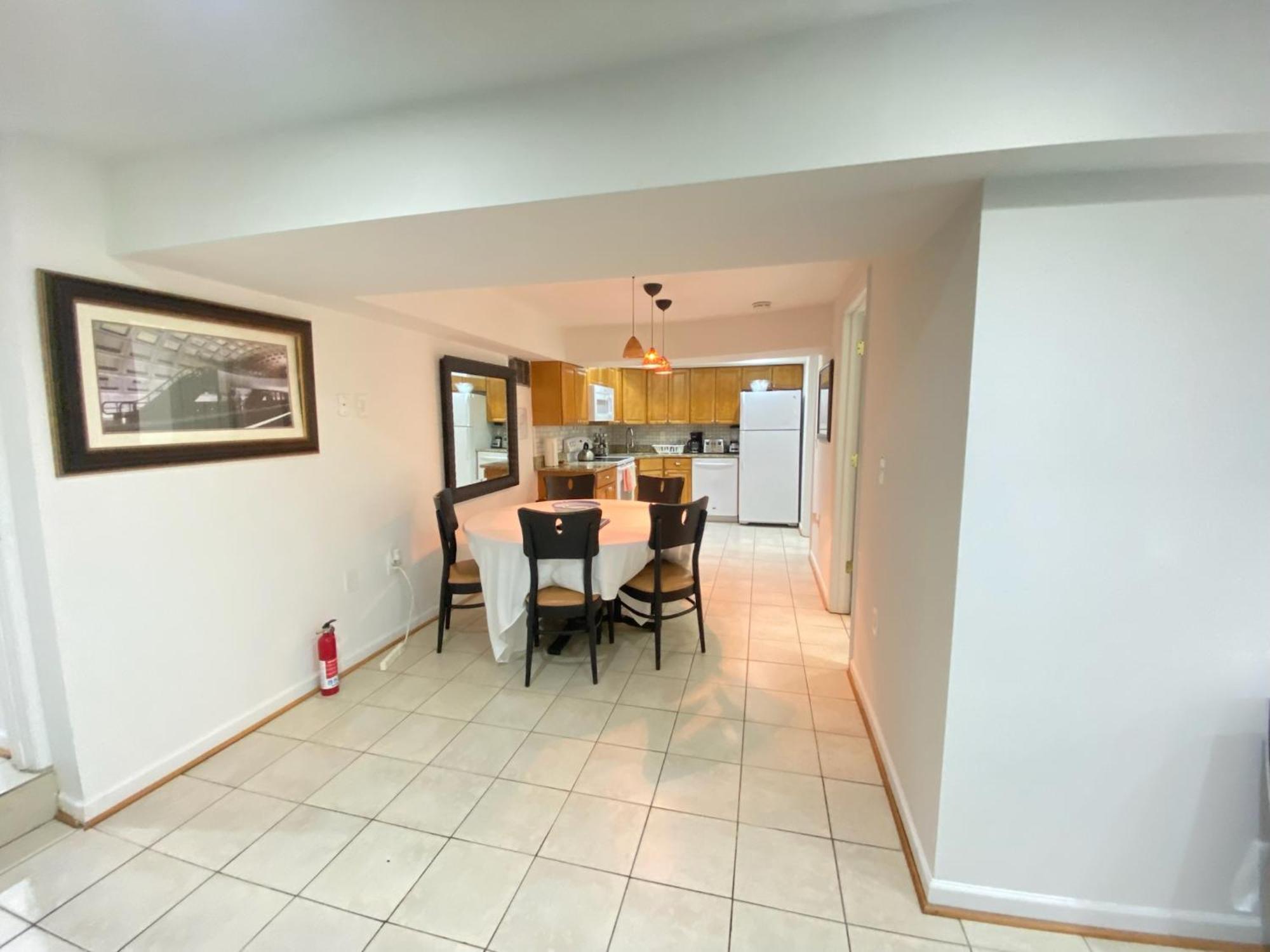 Comfy Basement Home 2 Bdrm1Den 3Queen Beds Waszyngton Zewnętrze zdjęcie